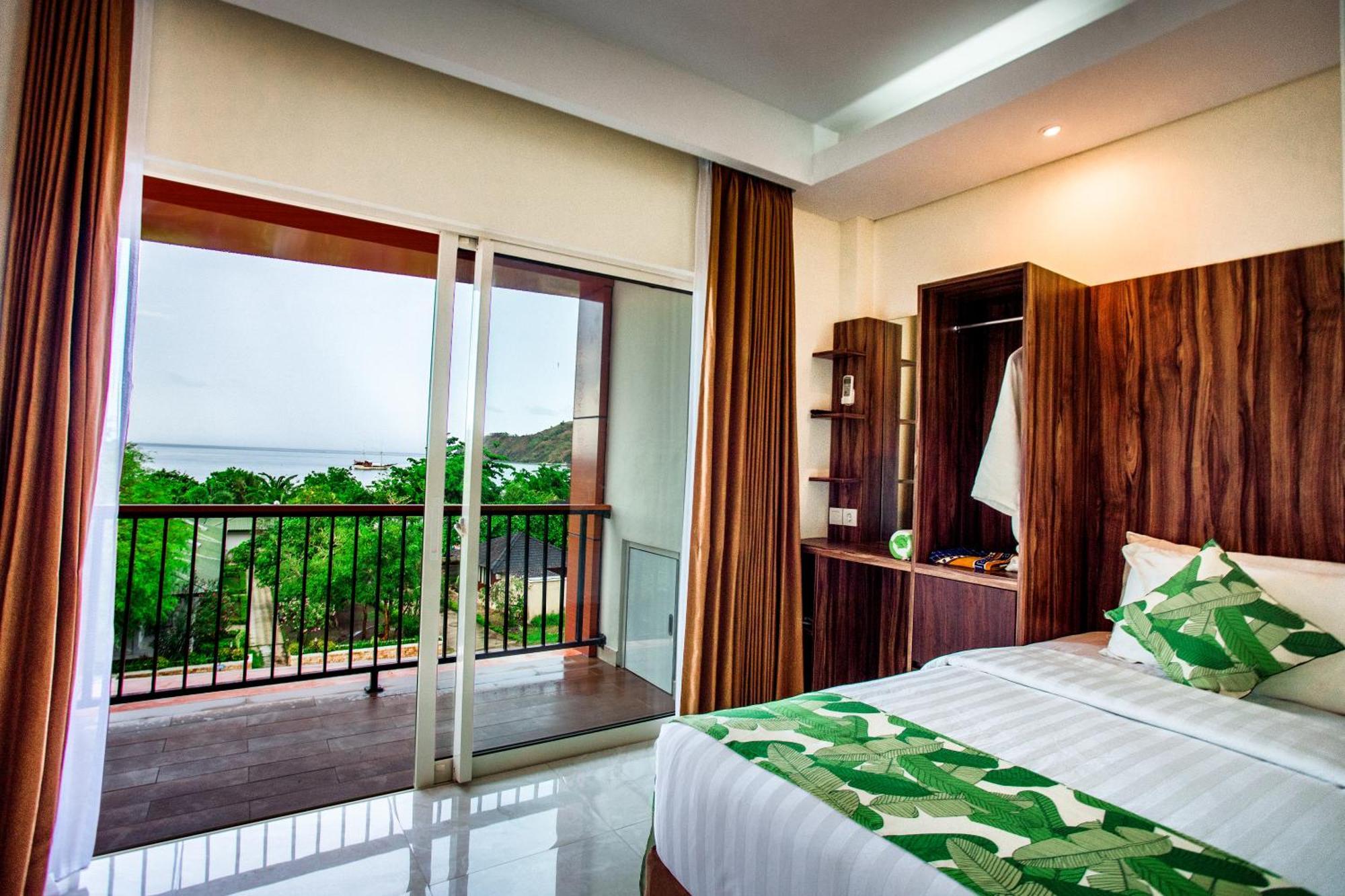 Sylvia Hotel & Resort Komodo Labuan Bajo Exterior photo